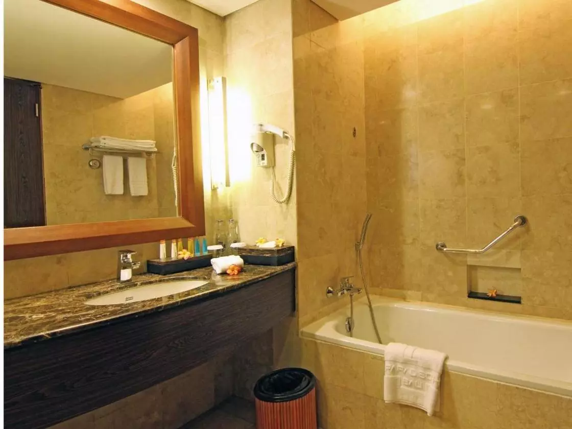 KUTAPARADISSO_SHABAVIZ (12).jpg